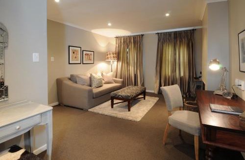 Grahamstown House | 8A Grahamstown by The Oyster Collection