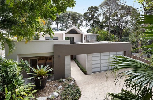 Noosa Heads House | 9 Little Cove Rd, Noosa Heads - Rest & Relax