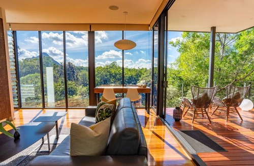 Glass House Mountains Apartment | 90 m² Apartment ∙ 127 guests