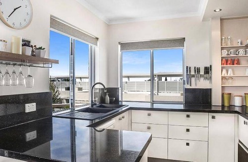Maroochydore Apartment | 90 m² Serviced apartment ∙ 3 bedrooms ∙ 127 guests
