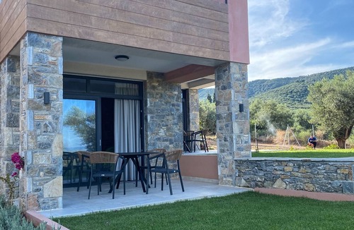 Pella Region Villa | Aélia Stone House Erató