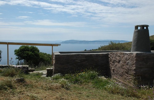 Kea House | A CYCLADIC STONE HUT IN KEA, GREECE