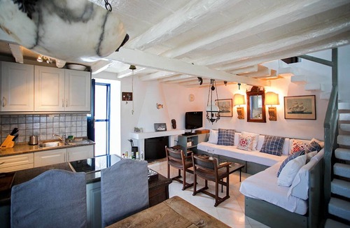 Spetses Villa | A lovingly maintained four bedroom waterfront house with a unique veranda