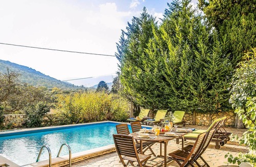 Marantochori Villa | A private, luxury, stoned built villa with its own swimming pool.