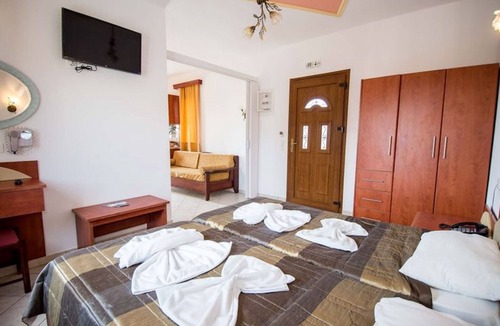 Anaxos Apartment | A spacious and bright studio with balcony no1234