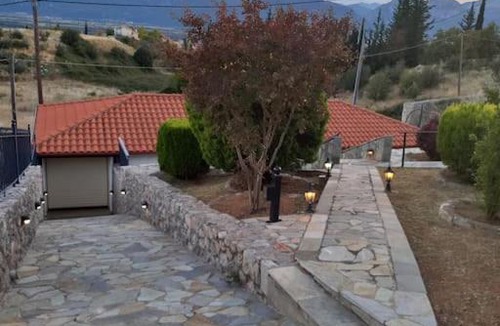 Kefalochori House | A V G E R I N O S The oldtown