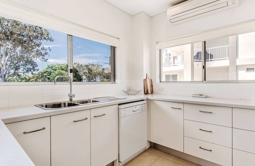 Noosaville Apartment | Aarons Villa - Waterfront Perfectly located on Gympie Terrace