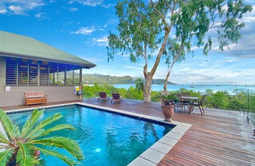 Horseshoe Bay House | Absolute Beachfront Master