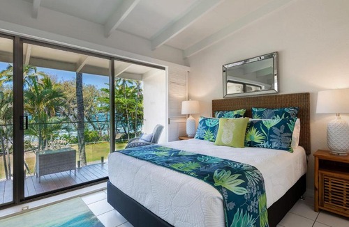 Port Douglas Apartment | Absolute Beachfront