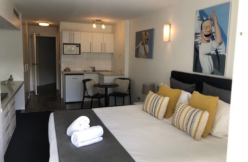 Noosa Heads Resort | Absolute Hastings Street, Noosa Studio