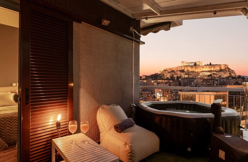 Mets Apartment | Acropolis Eclipse