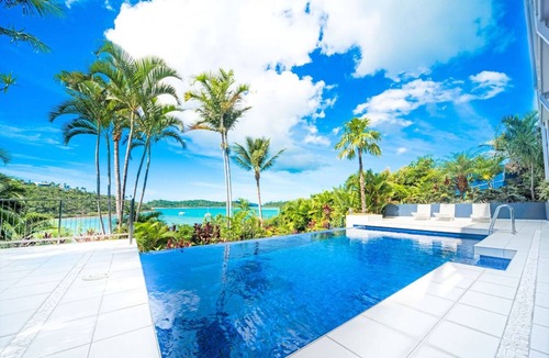 Shute Harbour Apartment | Adults only sea view unit