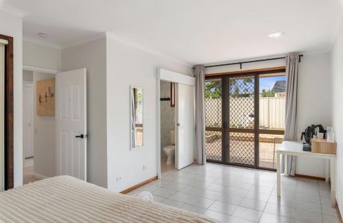 Robertson Apartment | Affordable 1Bed Studio Close to Malls and Transit