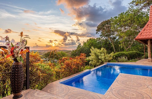 Uvita House | Affordable, Breathtaking Luxury! Private yet Close to Everything