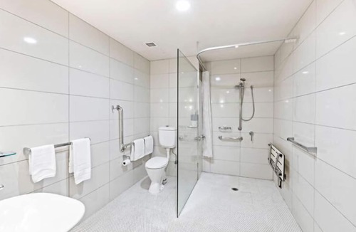 Alexandra Hills Hotel | Alexandra Hills Hotel Suites