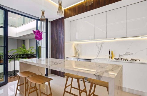 Romantic Zone Condo | AlilaHolidays - PIER 57 - 410 - 2BR Luxury Condo in Romantic Zone