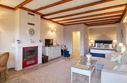 Arachova Apartment | AlmondHouse Suites with Fireplace - ADULTS ONLY