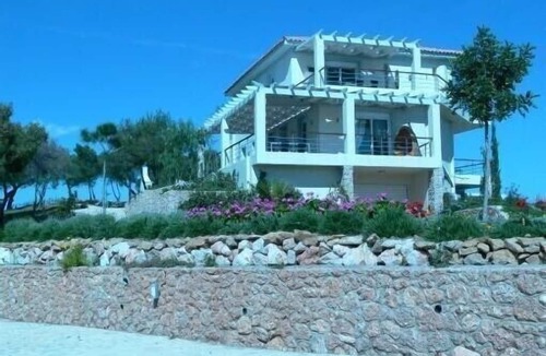 Kilada Apartment | AlphaVilla to relax in peace, with a beautiful view of the sea. Welcome!