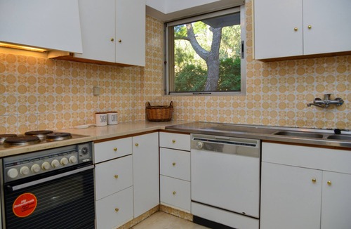 Anavyssos Apartment | Anavissos Panoramic Sea View apt with shared pool