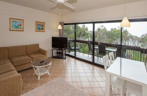 Point Lookout Hotel | Anchorage on Straddie