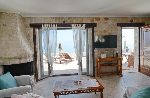 Xylokastro-Evrostina Apartment | Antorina Beachfront Villas