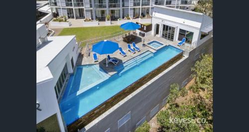 South Townsville Apartment | Apartment 1102 | 11th Floor River & Stadium Views