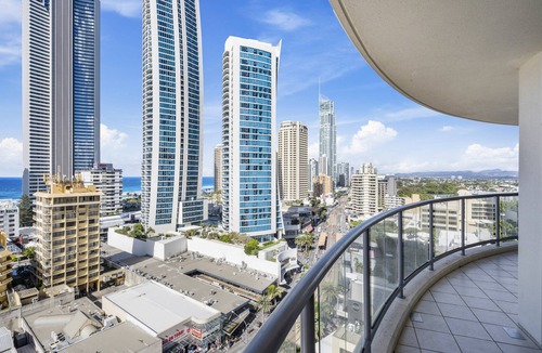 Surfers Paradise Apartment | Apartment 1135 is a spacious 3 bedroom-2 bathroom holiday apartment that is idea