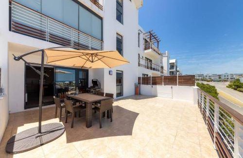 Big Bay Apartment | Apartment ∙ 2 bedrooms ∙ 4 guests