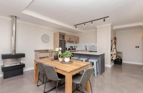 Big Bay Apartment | Apartment ∙ 2 bedrooms ∙ 4 guests