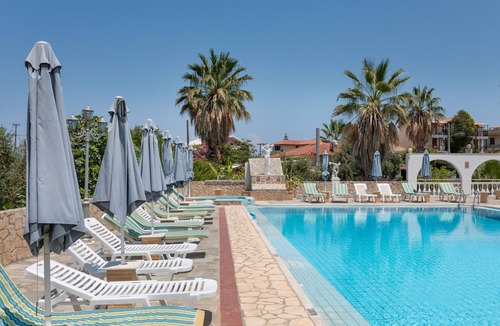 Argassi Apartment | Apartment 'Budget Room Garden View' with Mountain View, Shared Pool and Wi-Fi