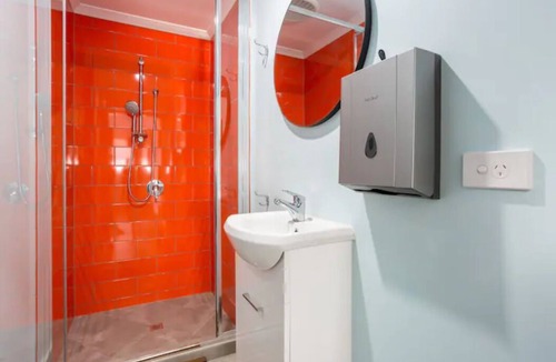 Parramatta Park Apartment | Apartment Centrally Located in the CBD. Shopping Centre is right across the road