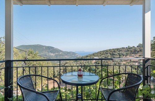 Fternon Apartment | Apartment 'Little Fox' with Sea View, Wi-Fi and Air Conditioning