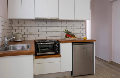 Nidri Apartment | Apartment 'Master Suite' with Balcony and Air Conditioning