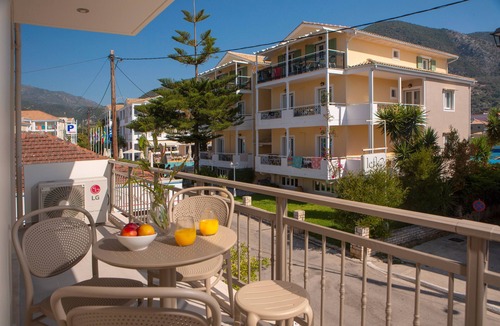 Nidri Apartment | Apartment 'Master Suite' with Balcony and Air Conditioning