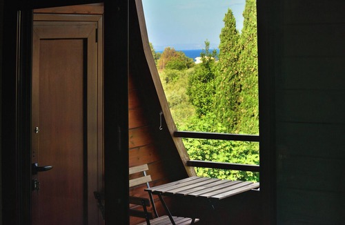 Oropos Apartment | Apartment 'Pool Villa Desmira' with Sea View, Wi-Fi and Air Conditioning