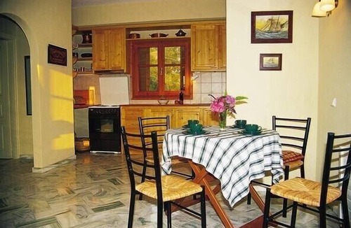 Kali Vrysi Apartment | APHROULA'S APARTMENT - for 2 - 4 persons in a beautiful, quiet corner of Greece