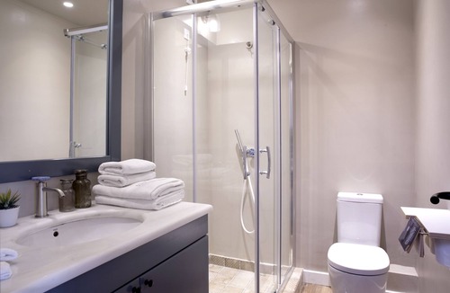 Gefira Mpania House | Apollon Library Suites