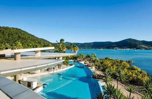 Mandalay House | Aqua by Contemporary Hotels