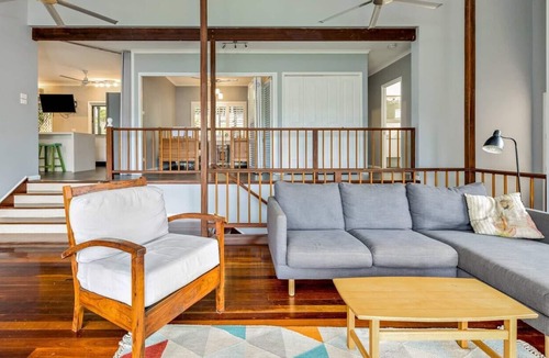 Kuranda House | Aqua Eden in Kuranda Dive into Tropical Splendour