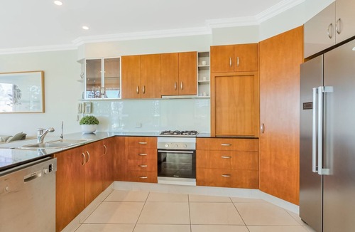 Tugun Apartment | Aqua Solai 9 - Absolute Beachfront - Min. 3 night stays - Linen Provided