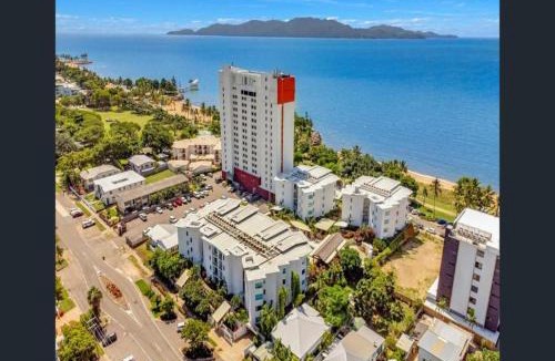 North Ward Apartment | Aquarius Escape - Managed by Home to Holiday