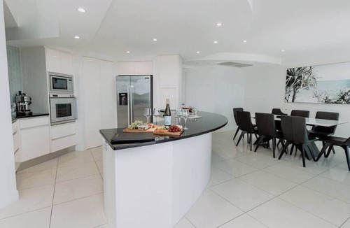 Sunshine Coast Apartment | Aquavista Penthouse - Stunning 180 Views