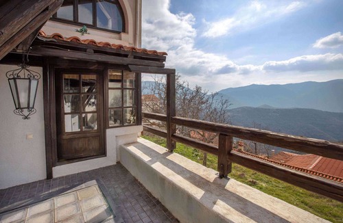 Arachova Apartment | Arachova Nest in the Village by GHH