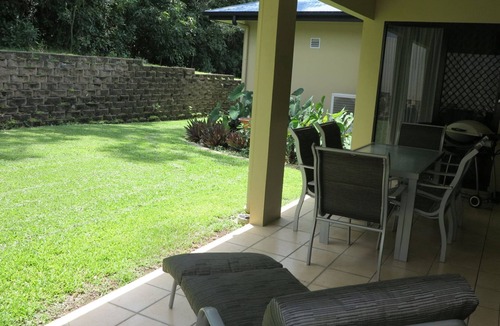 Arcadia Apartment | Arcadia Villa 3 - Modern, light and airy apartment at Alma Bay, with national park views