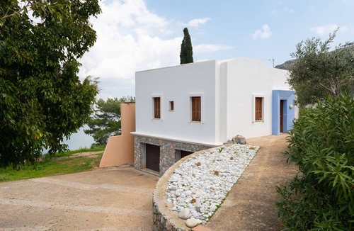 Vlicha Villa | Architect desinged Villa on a hill with spectacular views over Vlycha Bay
