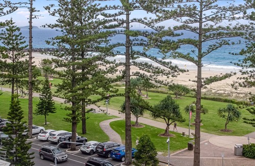 Coolangatta Apartment | Aries Unit 16 - Right on the beachfront and in the heart of Coolangatta ocean views