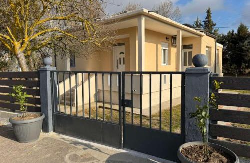 Nestos House | Art House