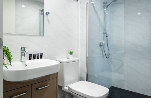 Ascot House | Ascot Budget Residences - Close to Brisbane Airport & Racecourses