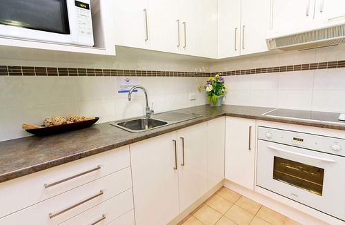 Burleigh Heads Apartment | Aussie Resort