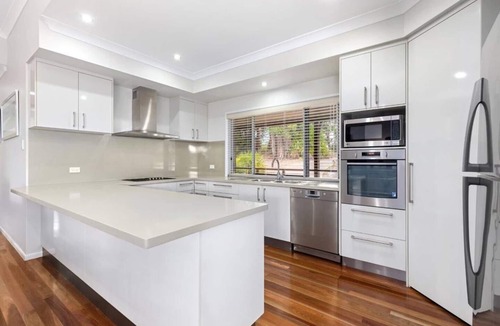 Kingfisher Bay House | AVALON 4 BEDROOM HOMEnFraser Island Accommodation with DUCTED AIR
